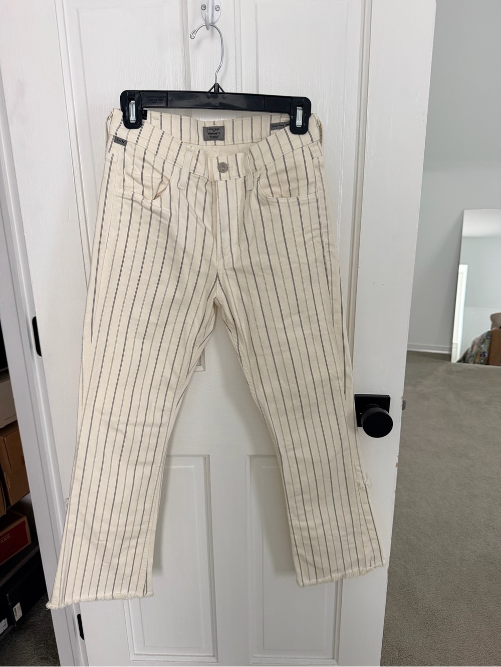 Citizens Of Humanity Drew Fray high rise crop flare jeans- size 26